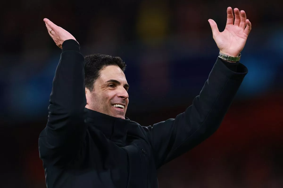 Mikel Arteta leaves Gary Neville red-faced after Man Utd legend told Arsenal boss to resign