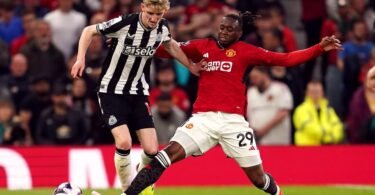 Anthony Gordon blasts penalty decision in Newcastle's loss at Man Utd