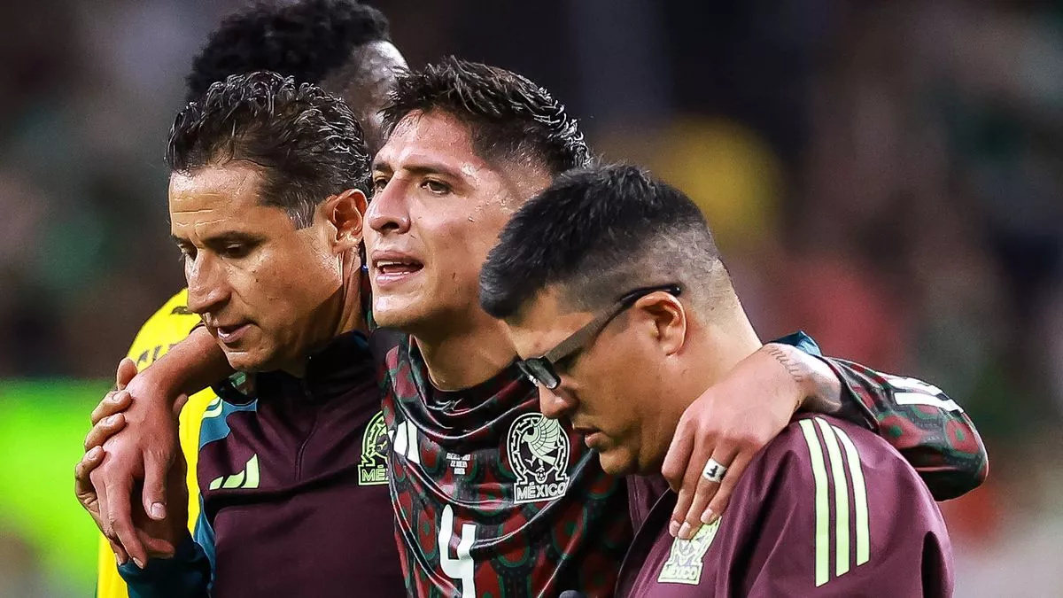 Man Utd face transfer dilemma as Mexico star suffers injury during Copa America