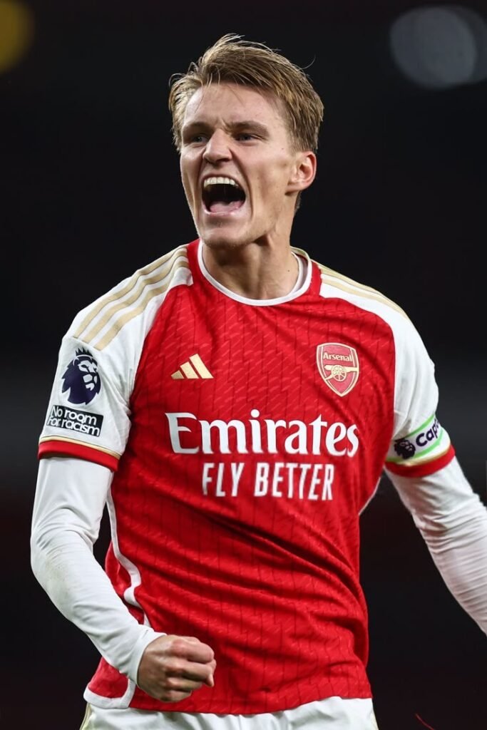 BEST DEFENSIVE MIDFIELDER IN PREMIER LEAGUE 2025 STATS visual data 8